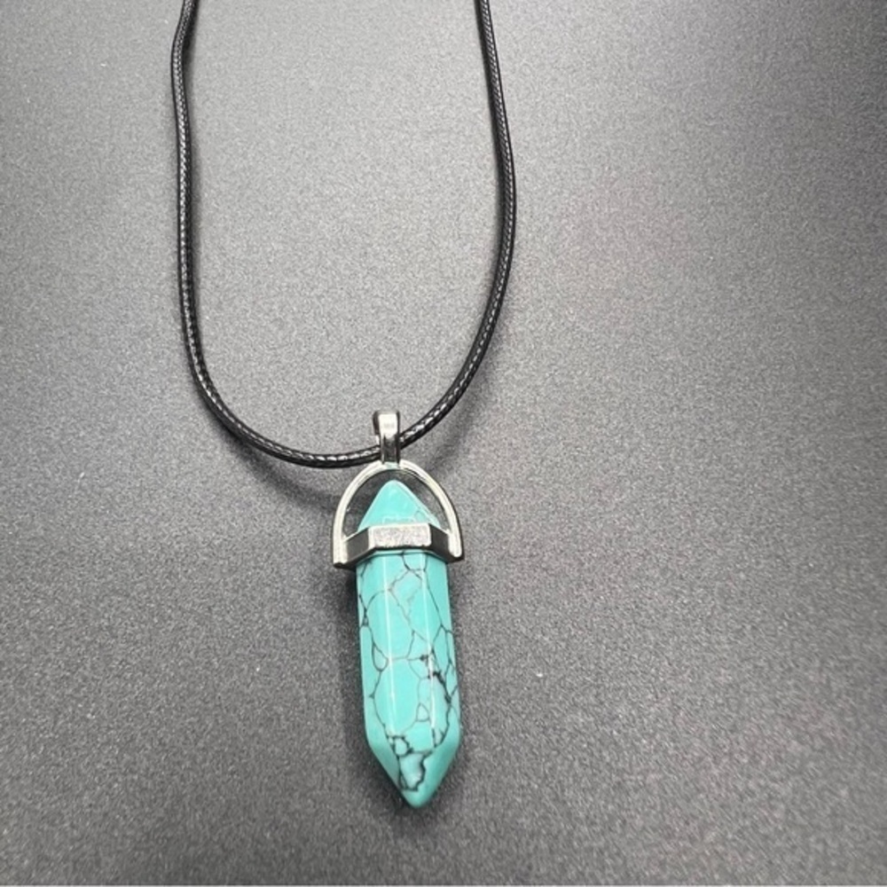 Turquoise crystal healing necklace - Picture 2 of 8